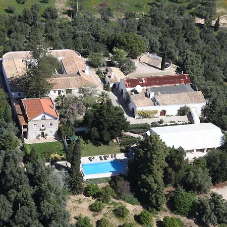 Os Agostos Bed & Breakfast Exterior photo
