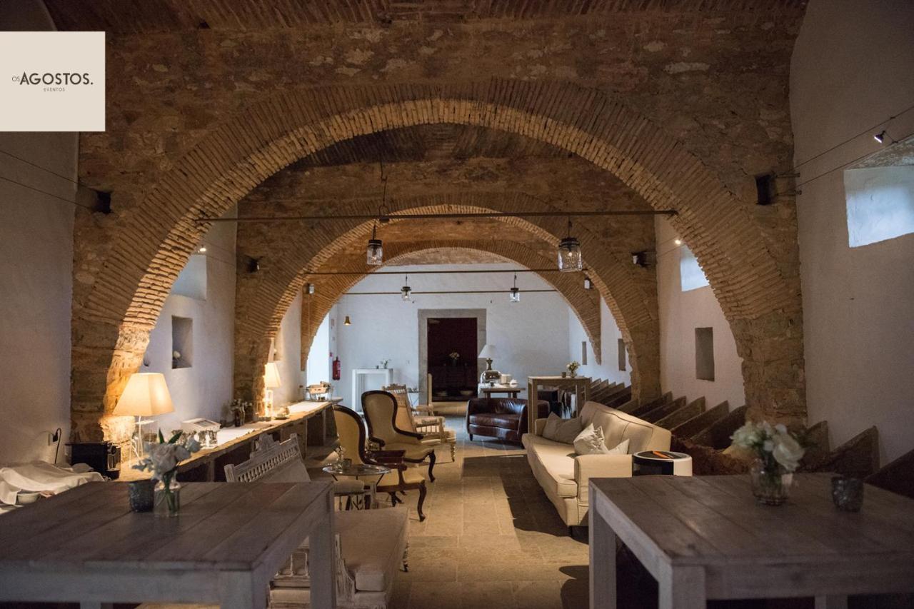 Os Agostos Bed & Breakfast Exterior photo