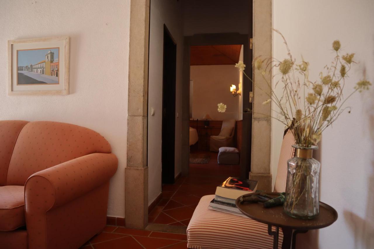 Os Agostos Bed & Breakfast Exterior photo